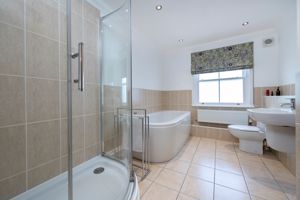 En-Suite to Main- click for photo gallery